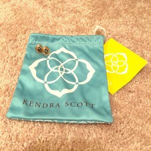 KENDRA SCOTT STUD EARRING